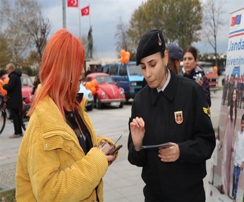 08 Mart Kadınlar Günü Kutlandı